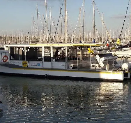 Botel Location Petit Voilier *