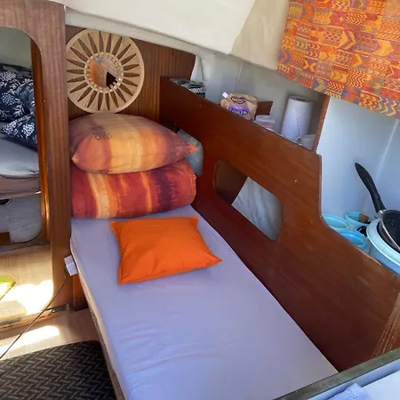 Botel Location Petit Voilier La Rochelle (Charente-Maritime)