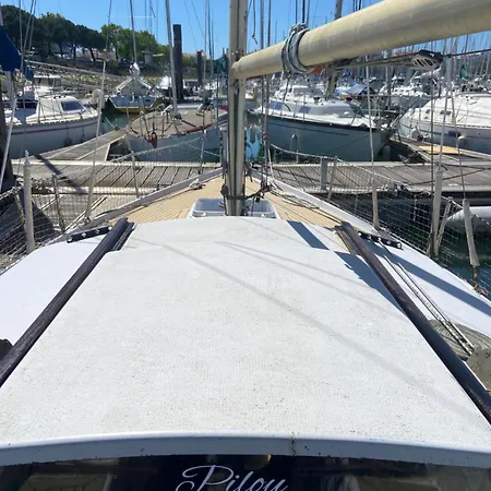Botel Location Petit Voilier *