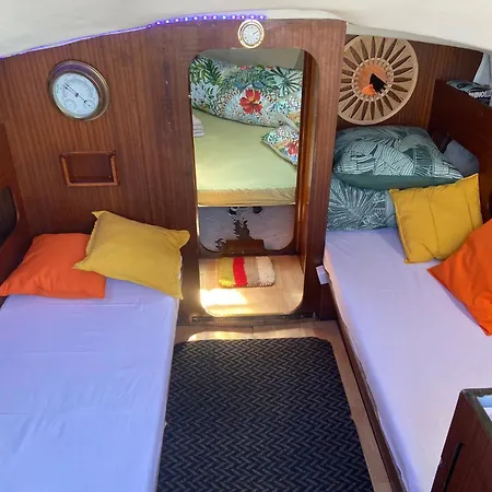 Botel Location Petit Voilier *